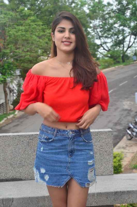 Rhea Chakraborty Hot Pics 2020