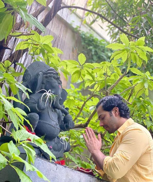 Varun Dhawan Ganapati celebration 2020