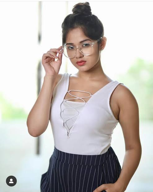 Jannat Zubair hot