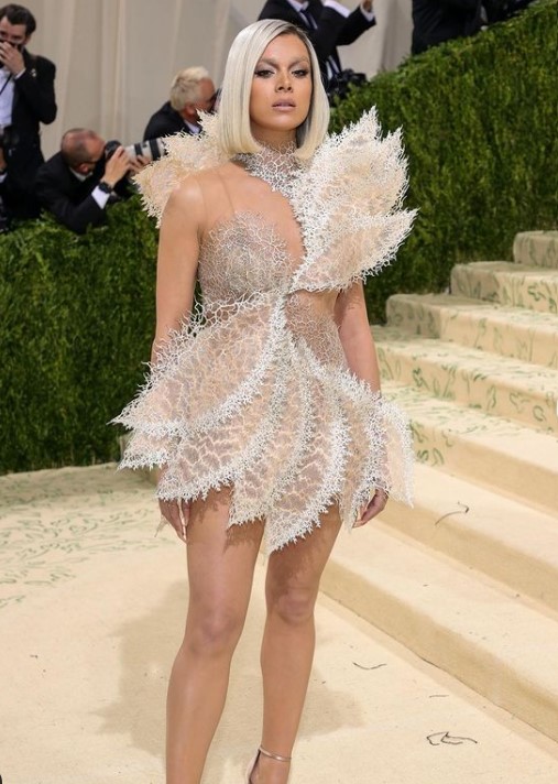 Hailee Steinfeld met gala 2021