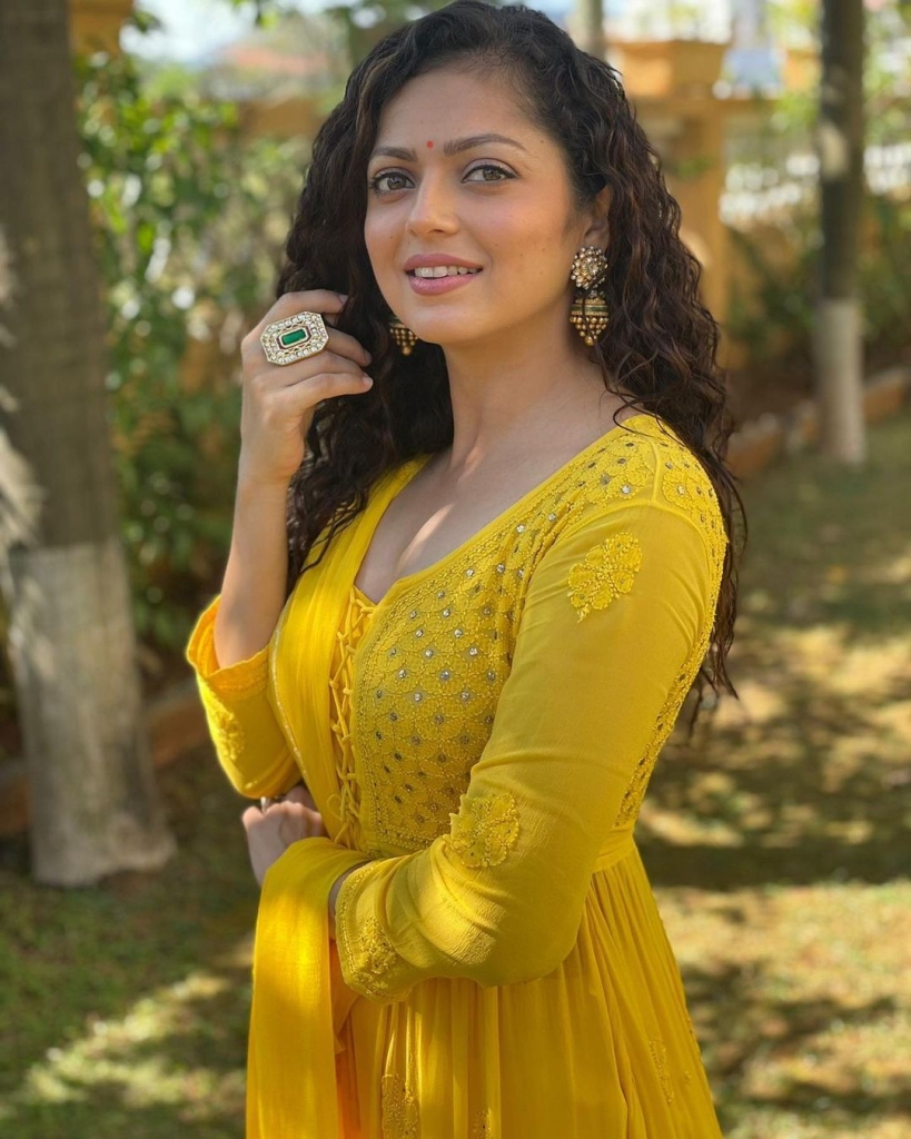 Drashti Dhami 