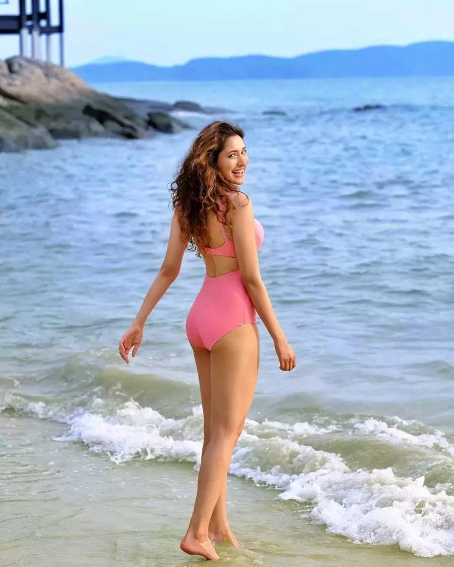 pragya jaiswal in pink bikini