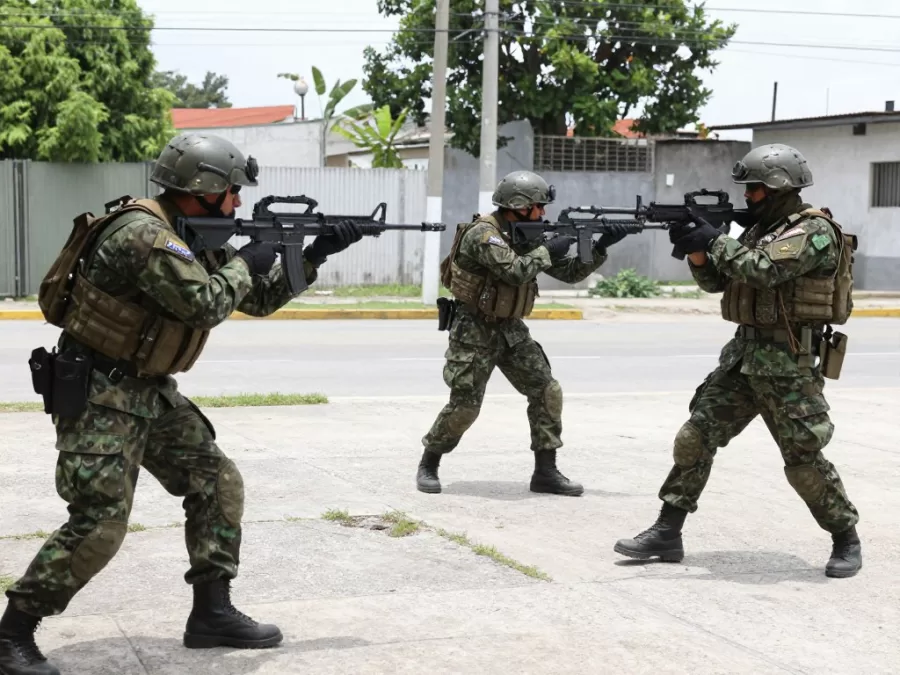 Venezuelan military exercise demonstrating defensive tactics for Venezuela vs USA military comparison