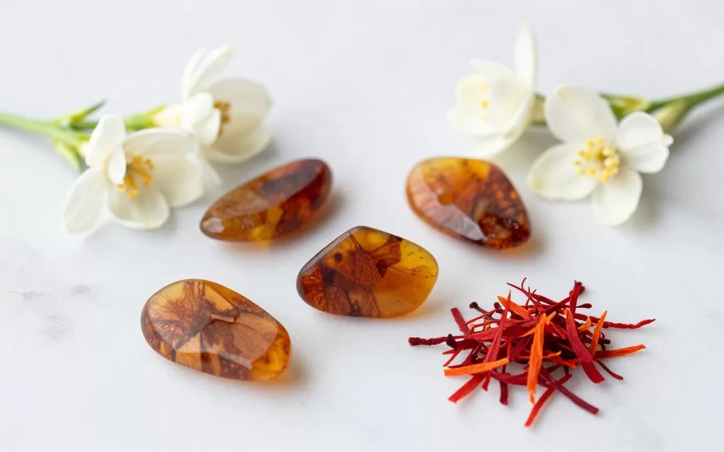 Amberwood and saffron ingredients in Baccarat Rouge 540