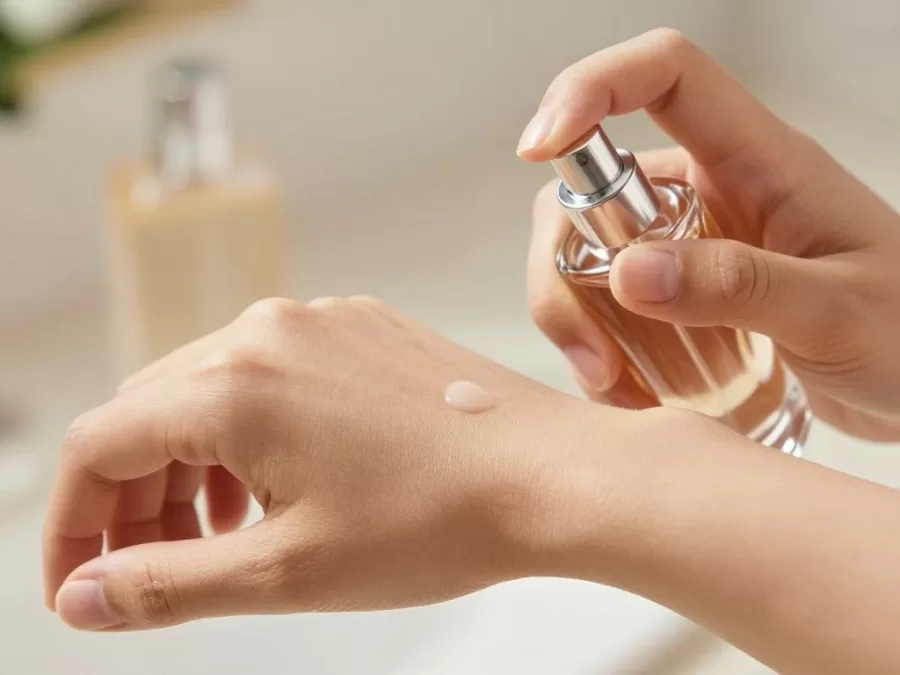 Proper method for testing Middle Eastern fragrances on skin