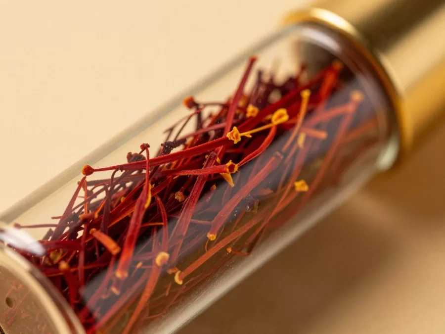 saffron threads luxury perfume ingredient exotic spice