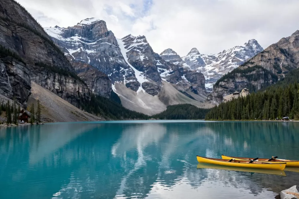 Lake Louise turquoise water with Victoria Glacier backdrop