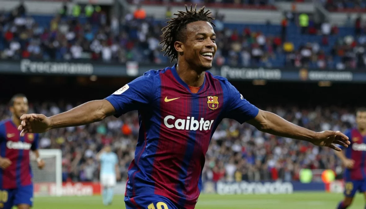 Ronaldinho signature smile and celebration