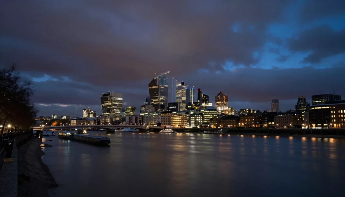 Black Doves London filming location night scene