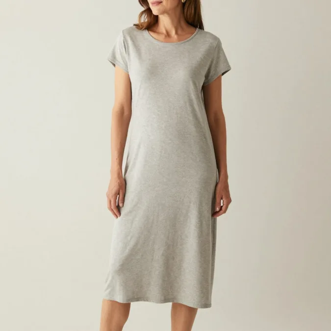 Casual midi dress outfit for everyday summer wear