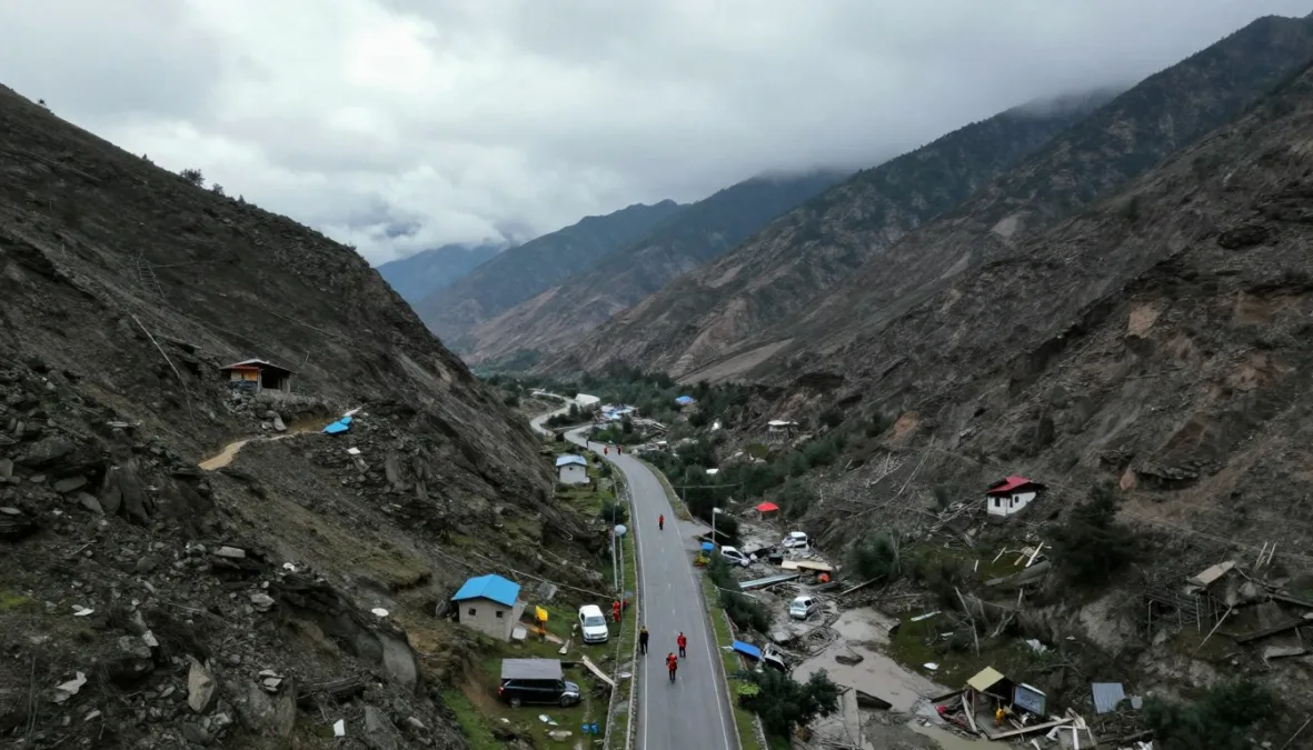 top 10 floods in India by year Uttarakhand 2013 rescue scene