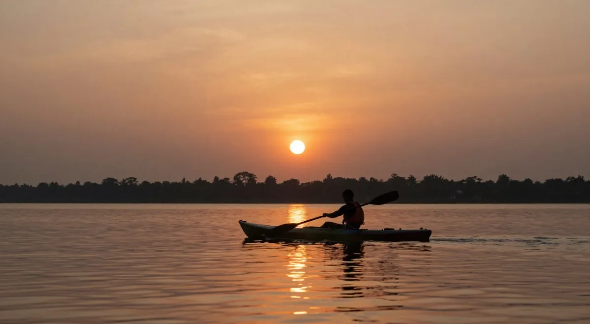 Alappuzha sunset kayaking